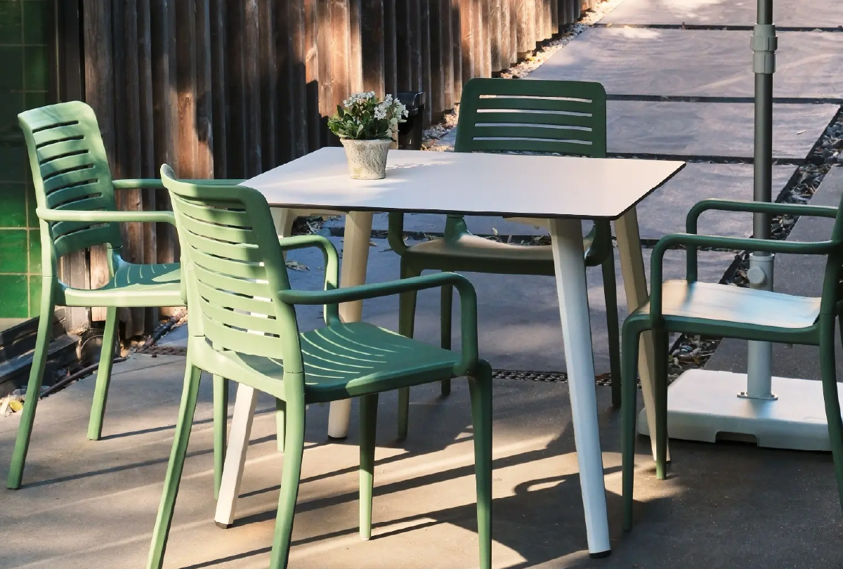 Unna-table by simplysofas.in